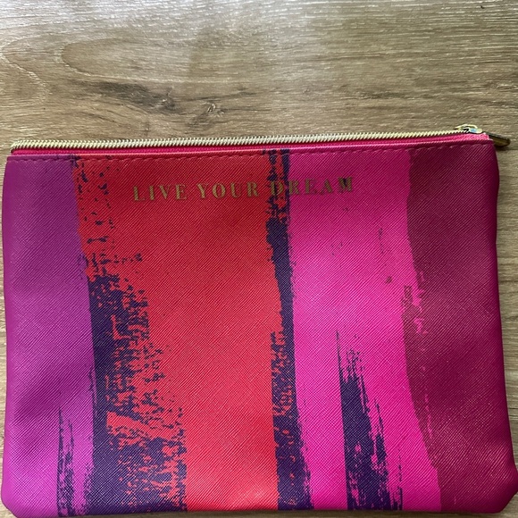 Ruby + Cash “Live your Dream” colorful makeup bag - Picture 9 of 11